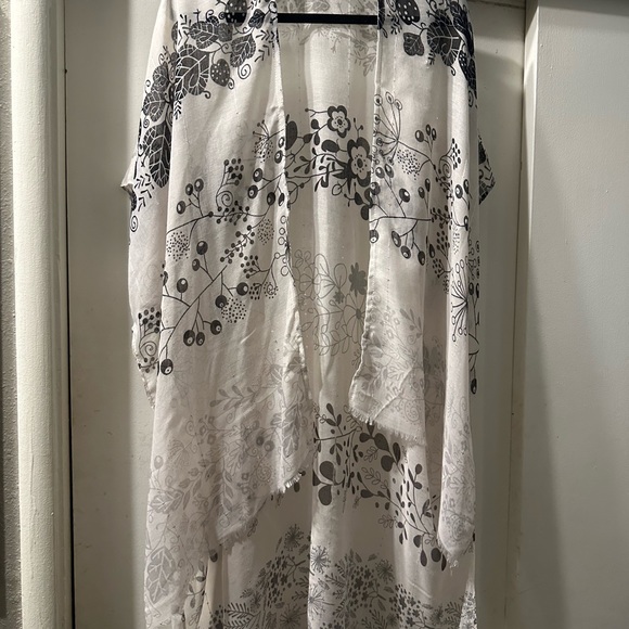 Women’s Kimono - OS - Picture 1 of 4